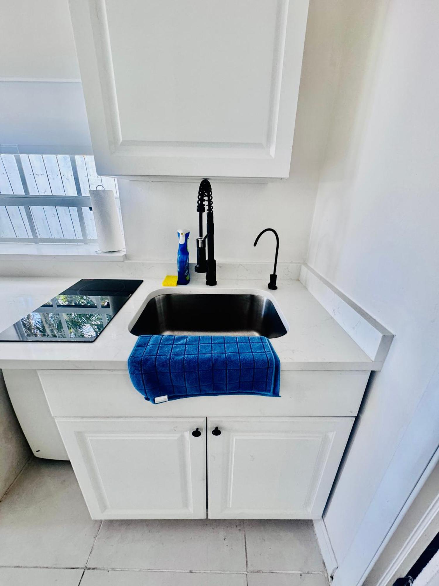 Modern Home - Termpurpedic Queen Bed, Laundry, Free Parkging, Ev Tesla Hollywood Zewnętrze zdjęcie